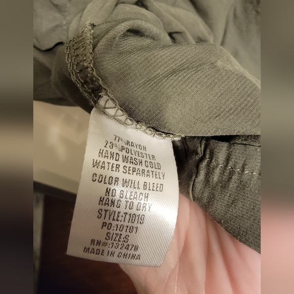 Green Button Up Blouse with waist cinch size small - Picture 3 of 3